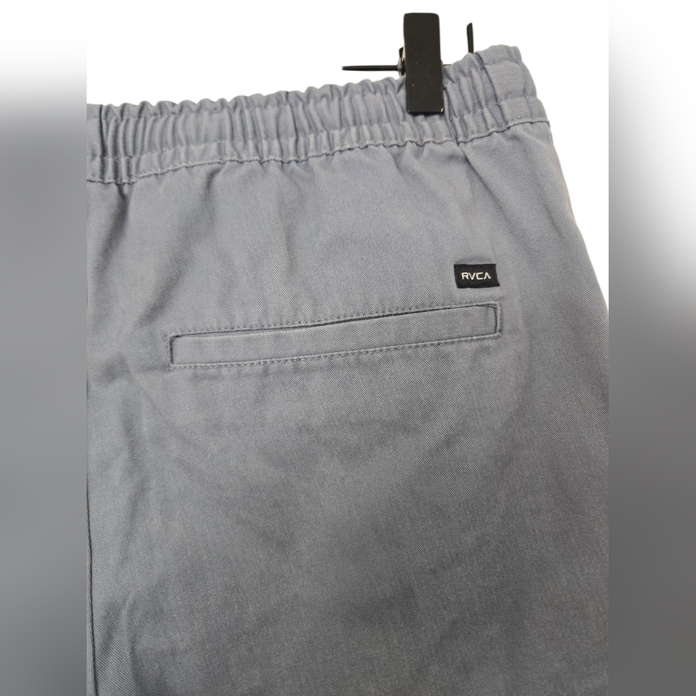 RVCA Men's Blue Flat Front Shorts Size Small - Picture 3 of 4